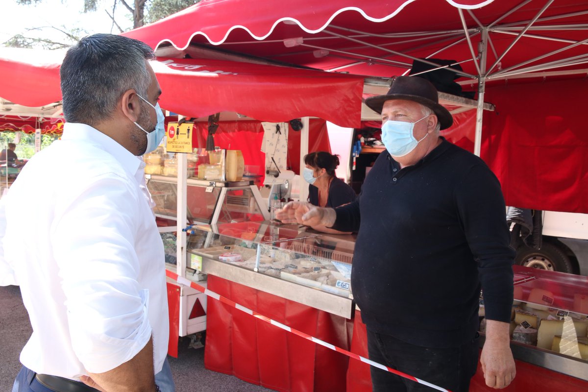 SebastienLeroy_'s tweet image. Compte tenu des défis auxquels ils sont confrontés, je vous demande et vous incite à consommer #local, auprès de vos commerçants de #proximité. Ainsi, vous apporterez votre aide à nos entrepreneurs et producteurs locaux en privilégiant les #CircuitsCourts