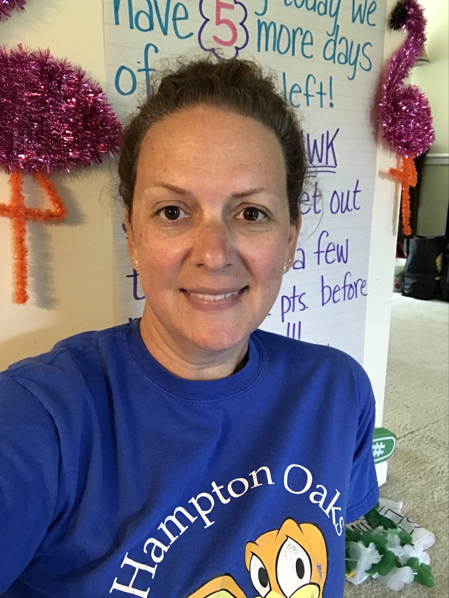 beccafausett94's tweet photo. #HawkSpiritWeek #greenhouse ⁦@HamptonOaksElem⁩ https://t.co/vpEYoYSQ9X