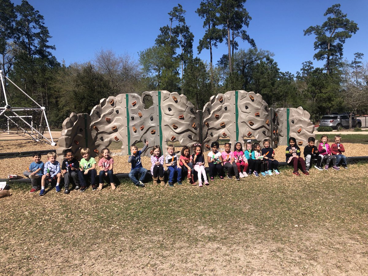 mrsjdotson's tweet photo. Yay for earning a popsicle party! @PowellCISD https://t.co/nyteFwiIBg