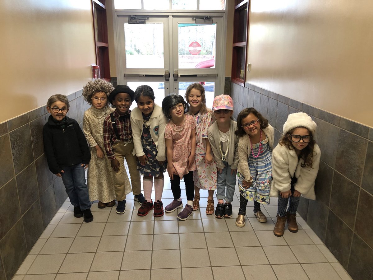 mrsjdotson's tweet photo. 100th day of school fun ⁦@PowellCISD⁩ https://t.co/jwgCCUWmfn
