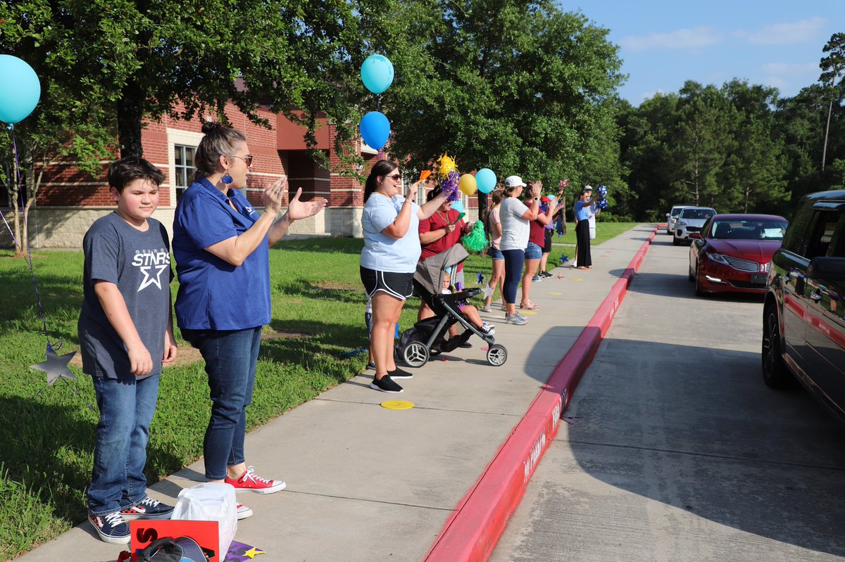 ConroeISD's tweet photo. Our Conroe ISD Special Olympics team, Conroe Stars, hosted a drive-thru celebration honoring the athletes for all of their accomplishments this year! https://t.co/KOficUBGW5
