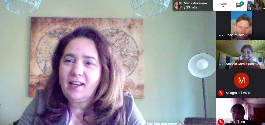 OviedoEmprende's tweet photo. En estos momentos, en el #WebinarTIC sobre Instagram shopping y la tienda de facebook que está impartiendo Fran Rojo de #CTIC
#OVDEmprende @fundacionctic + @aytoviedo https://t.co/2WZEcdoj6d
