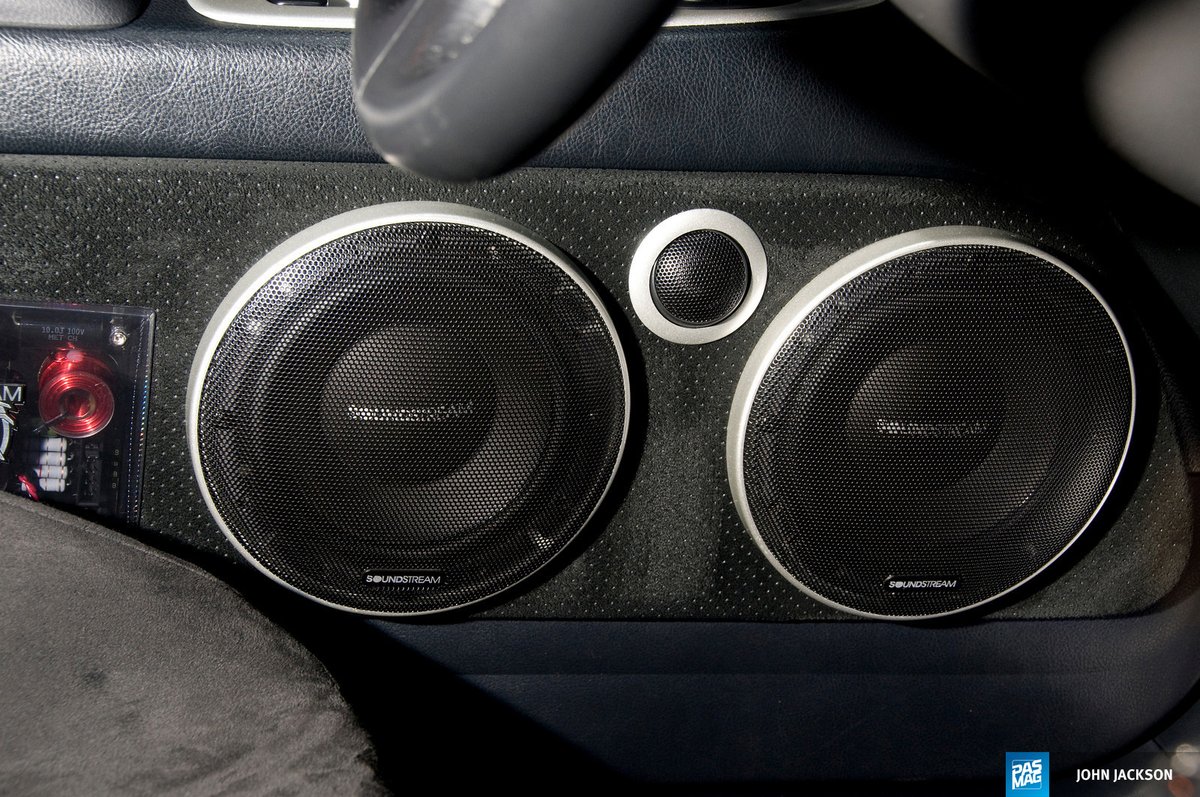 PASMAG's tweet photo. What started as Marshall’s personal daily driver soon became what he describes as ‘Bass-Ass’ in a very short time frame. https://t.co/xFhUrt9pNr
#pasmag #caraudio #throwback #flashback #lexus #is300 #soundstream #marsaudio #seibon #aprperformance #greddy #tein #falken https://t.co/nLOJmjQQR9