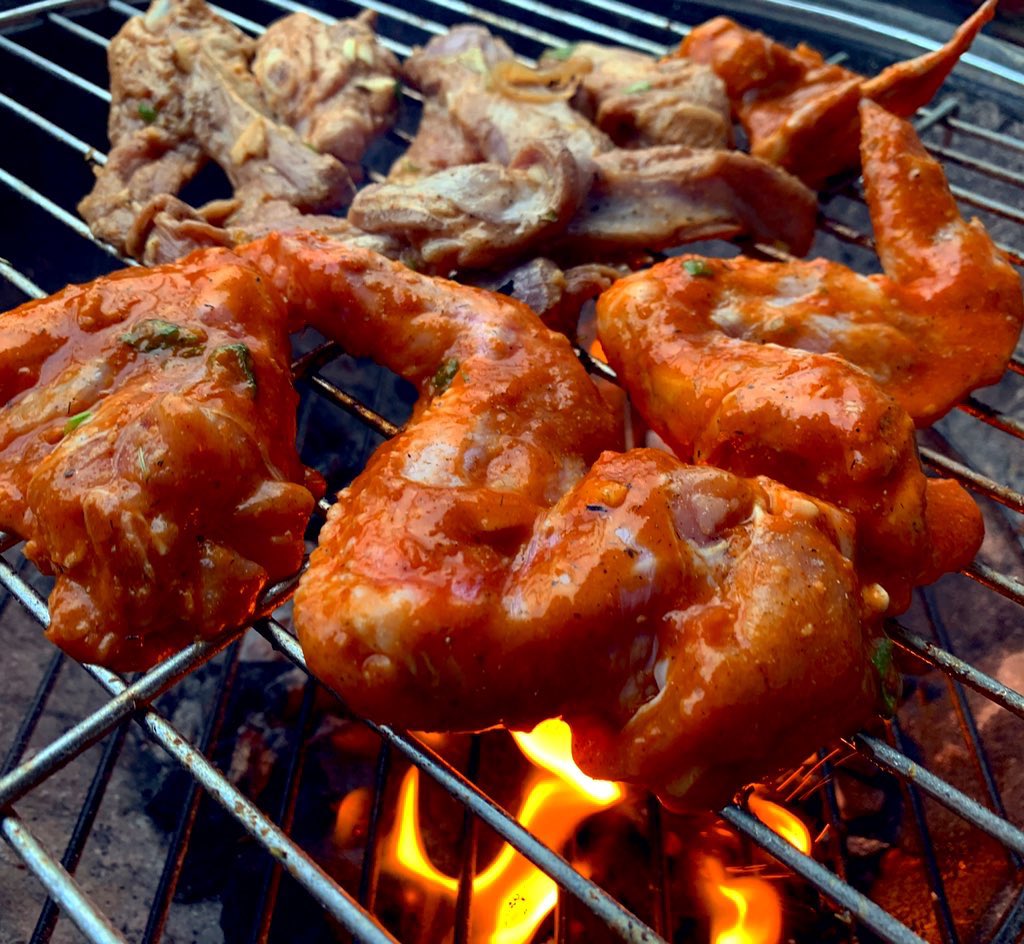HoodGrubLdn's tweet photo. Who’s in London and can’t be asked to cook this weekend and needs good good food with free delivery SHOUT US! We’ve got you! And the menu is lit CHECK IT OUT! And Follow is on Insta: https://t.co/0J3rXo7XaS https://t.co/id0CwIDo6E