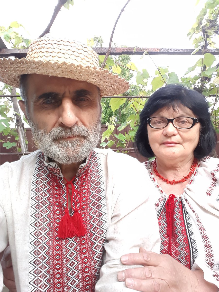 TankComandor's tweet image. 43 роки разом майнуло, як один день... в день вишиванки...🇺🇦😊