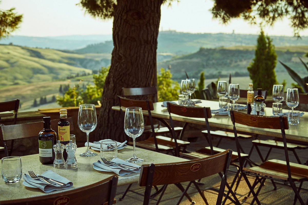 Sabato 23 riapre il Ristorante di Podere Il Casale! 
Ecco tutte le novità bit.ly/2ZqaZck