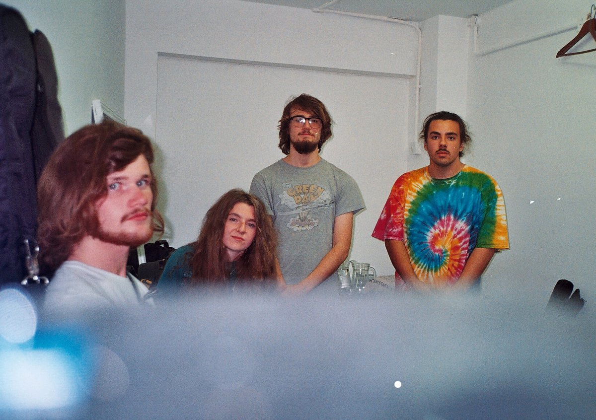 SPOTLIGHT | <a href="/flamingohouse1/">𝖋𝖑𝖆𝖒𝖎𝖓𝖌𝖔 𝖍𝖔𝖚𝖘𝖊</a> 🦩
Catch up with the unsparing North Wales post-punk band weaving dream-pop riffs into a palatable sonic buffet.
👀 bit.ly/2XiTCaU
🎧 spoti.fi/3cvrGqe