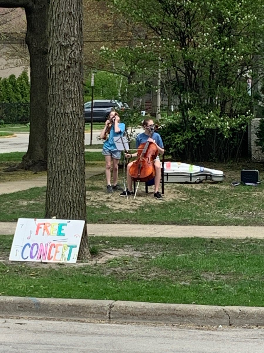 Our students continue to amaze and inspire me! For her #IBCommunityProject, this student truly brought joy to our community by offering a free concert. Her presentation gave me the happy chills! #whyIB #julianworks #oakpark97 #MYPCommunityProject #MYPx2020 youtu.be/T77zOr3FK40