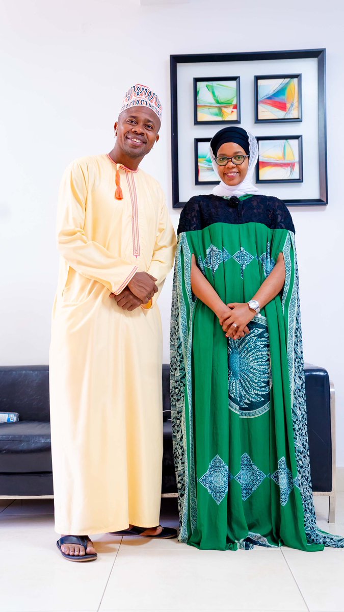 mshambuliaji's tweet photo. Ramadhan Maqboul kutoka kwa Kiungo Mkata shombo zote #Mwanaid Suleimain                                               Cc: Kanzu kutoka @kanzupoint https://t.co/YdZD4FJ7LF