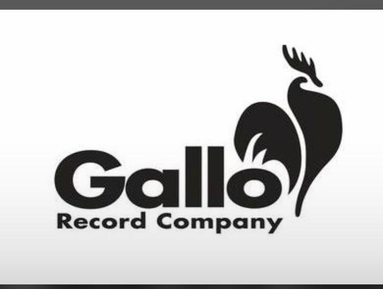 In 1939, Linda started working at Gallo Record Company. Gallo was the only recording studio in Sub-Saharan Africa at the time. They had somewhat of a monopoly of the recording and distribution of musuc in this region.