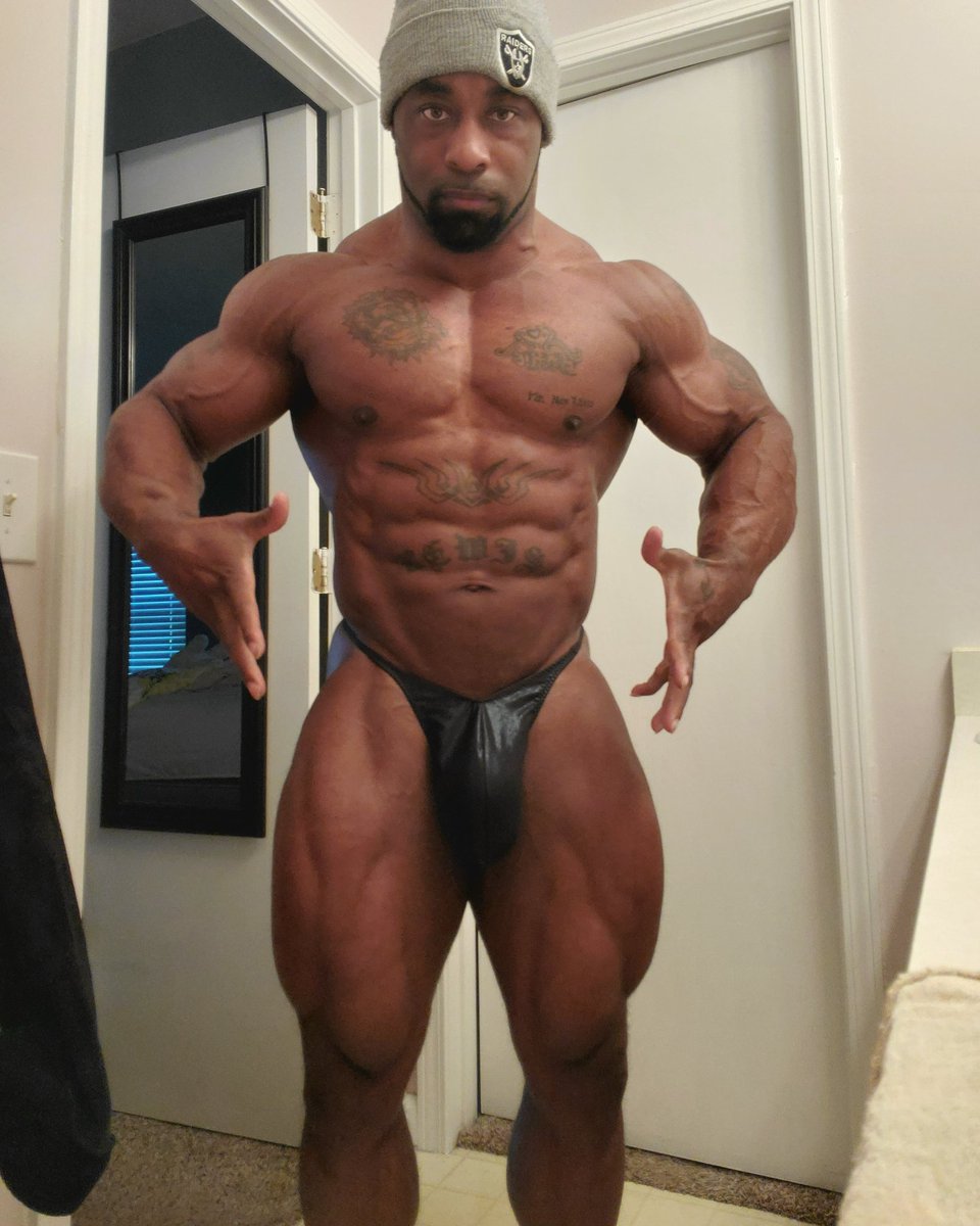 dectriclewis's tweet photo. Getting ready for Tampa Pro in 10 weeks follow me on ig @ifbbpro_flexxdiesel #levronesignatureseries #musculardevelopment #212bodybuilding #condition #teamelitealpha #nutritionfaktorymountjuliet https://t.co/MfohXyUFFK