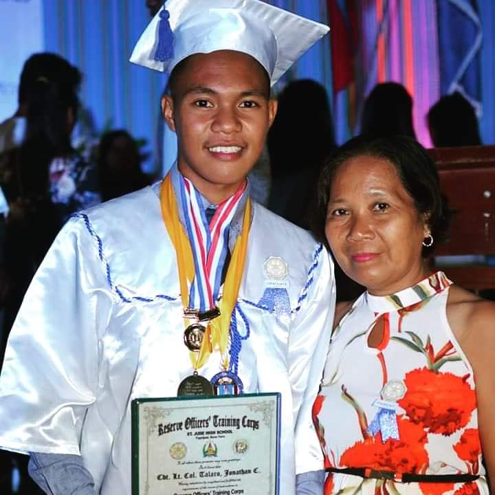 TalaroJonathan's tweet image. Ma, i just wanna say THANK YOU for all the sacrifices what you've done for us... i know we have a lot of problems but still, you  handled those things.... Ma be lated happy birthday ma❤