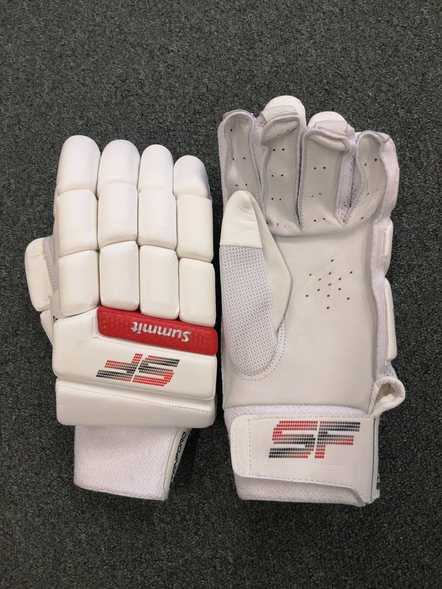 COMPETITION TIME - To enter our free prize draw and have the chance to win these excellent SF Stanford Summit Elite batting gloves, simply follow us, Re Tweet and like this post. The draw will be made on Wednesday 27th May. #onestopcricketshop