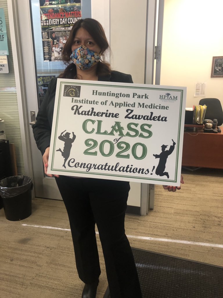 HPIAMPrincipal's tweet photo. #HPIAM Yard Signs are in!!! Woohoo!!! #youaregreatnesswaitingtohappen #LASchools #gladiatorinasuit #berelentless https://t.co/IWpYax0BH0