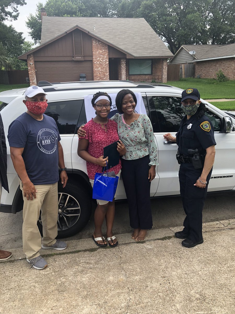 CJCLOUD83's tweet photo. Round 2 of the TAPS team making our way to the homes of the students  to present awards for their graduation of the TAPS course. @vidlop01 @sd_victorian @TAPSAcdmy https://t.co/LG9xBS2saW