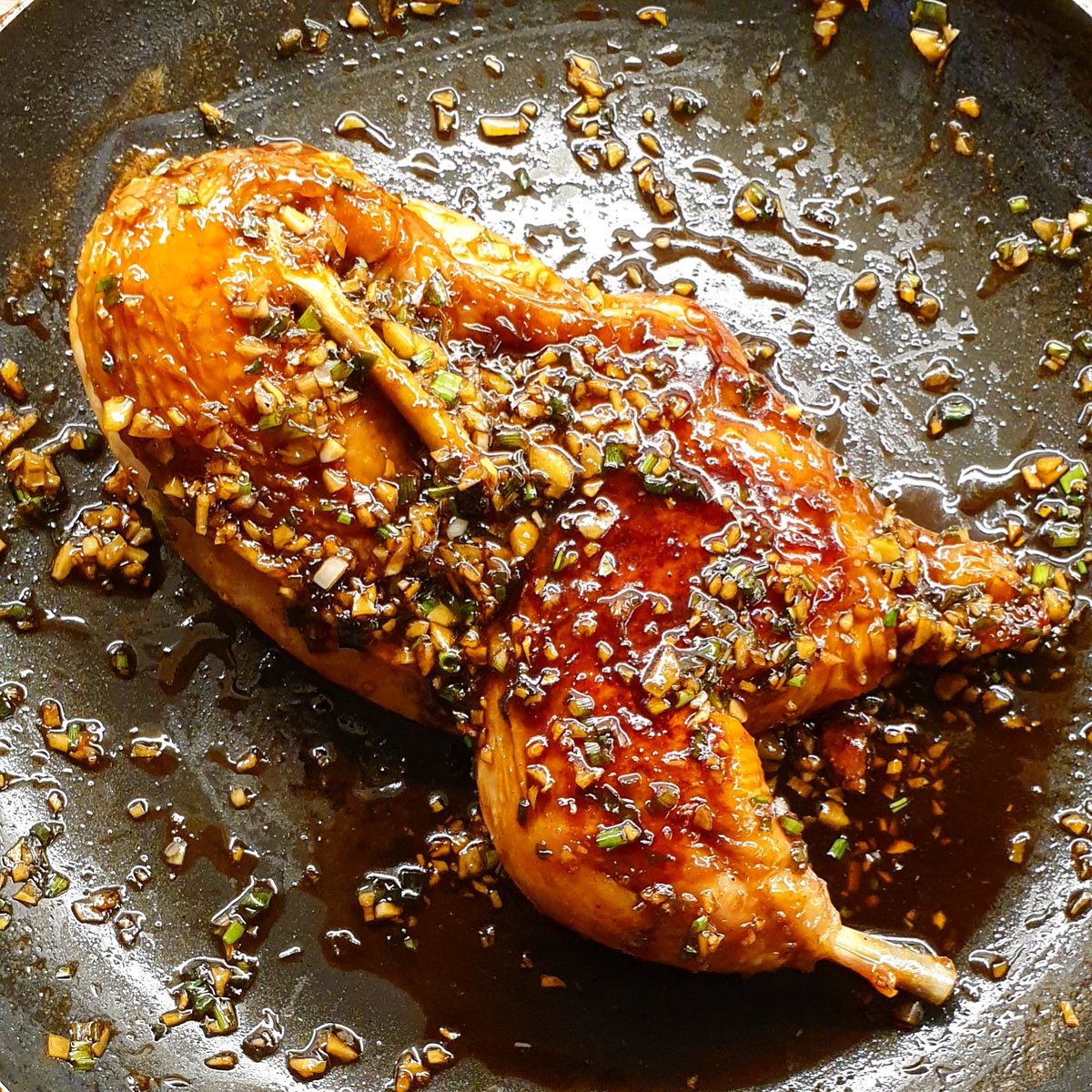 Soy, honey, and garlic roasted chicken
#cook #cooking #homecooked #roastchicken #foodstarz #delicious #chefstalk #chef #recipe #nomnomnom #hungry #delicious #thefeedfeed #food52 #eater #foodinsider #FoodTravelChat