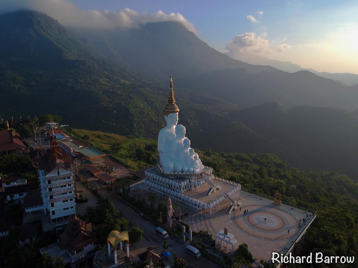 RichardBarrow's tweet photo. Wat Prathat Phasornkaew in Khao Kho, Phetchabun is probably one of the most beautiful temples in Thailand. It certainly has one of the most impressive Buddha images. Not easy to reach here but definitely worth the effort #VirtualTour #VirtualThailand #Thailand https://t.co/Ixxitq7KNt