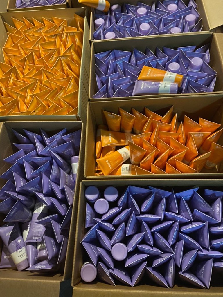 PeamaiYellow's tweet photo. 🧡💜AMICE 💜🧡
📍นัดรับ ระยอง บ้านฉาง ยายร้า สัตหีบ
🧡หลอดส้ม บำรุงกลางวัน
💜หลอดม่วง บำรุงกลางคืน
✨ขาวไวภายใน 14วัน การันตี
😘แล้วแบบกลิ่นนี้แบบหอมยาวนาน 12ชั่วโมง
เพียงหลอดละ 290 บาทก็ผิวใสได้
🎈เซ็ทคู่ 2 หลอด 580 ส่งฟรี❗️
สนใจติดต่อ👉🏻 @peamaiaksorn22 💋
🍇🍊#Amice #เอมิส💜🧡 https://t.co/5AFLryI8bZ