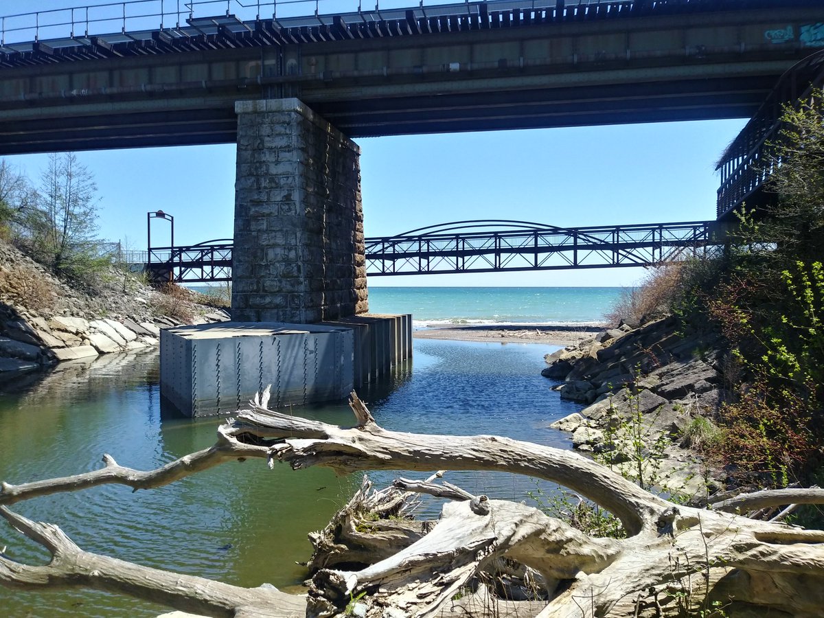 exploretofit's tweet photo. The mouth of Highland Creek at Lake Ontario. 

#HighlandCreek #LakeOntario #MorningsidePark #Scarborough #TorontoWalking #TorontoHiking #TorontoTrails #GTAWalking #GTAHikes https://t.co/l87WBrIRUk