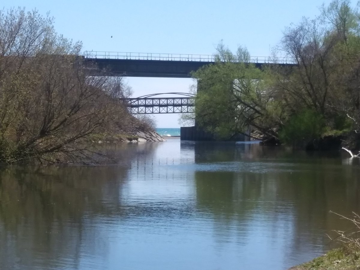 The mouth of Highland Creek at Lake Ontario. 

#HighlandCreek #LakeOntario #MorningsidePark #Scarborough #TorontoWalking #TorontoHiking #TorontoTrails #GTAWalking #GTAHikes