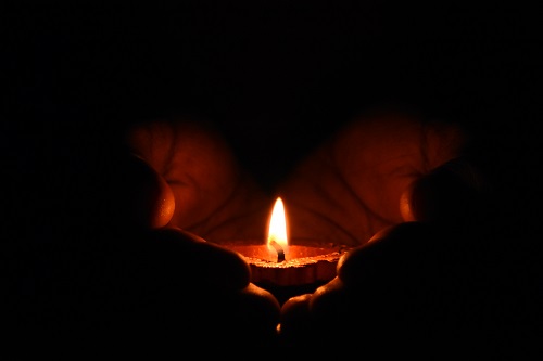 greatermcr's tweet photo. Greater Manchester joins together as one to remember those lost during the Manchester Arena attack three years ago today.  

Greater Manchester Combined Authority is thinking of everyone affected at this difficult time. #WeStandTogether https://t.co/gkfSDoYA2T