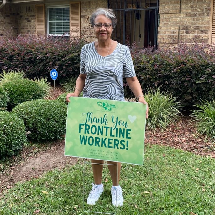 PCLinksInc's tweet photo. Spotted! We are praying for all of our frontline workers! @salinksinc @LouisianaLinks @linksinc @NOEHospital @LCMCHealth #COVID #COVID2019 #LinksShowLove #LinkedinService #collectiveexcellence https://t.co/kz2wK1JhXt