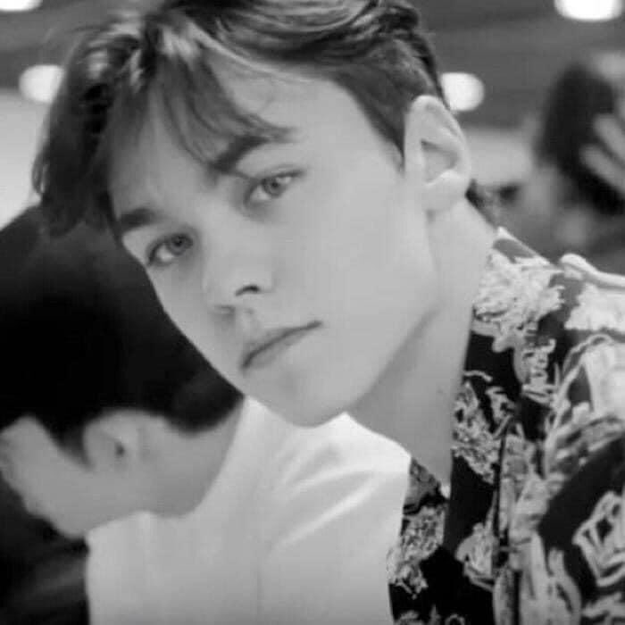Famosos que se parecen

Leonardo DiCaprio    // Vernon de #SEVENTEEN