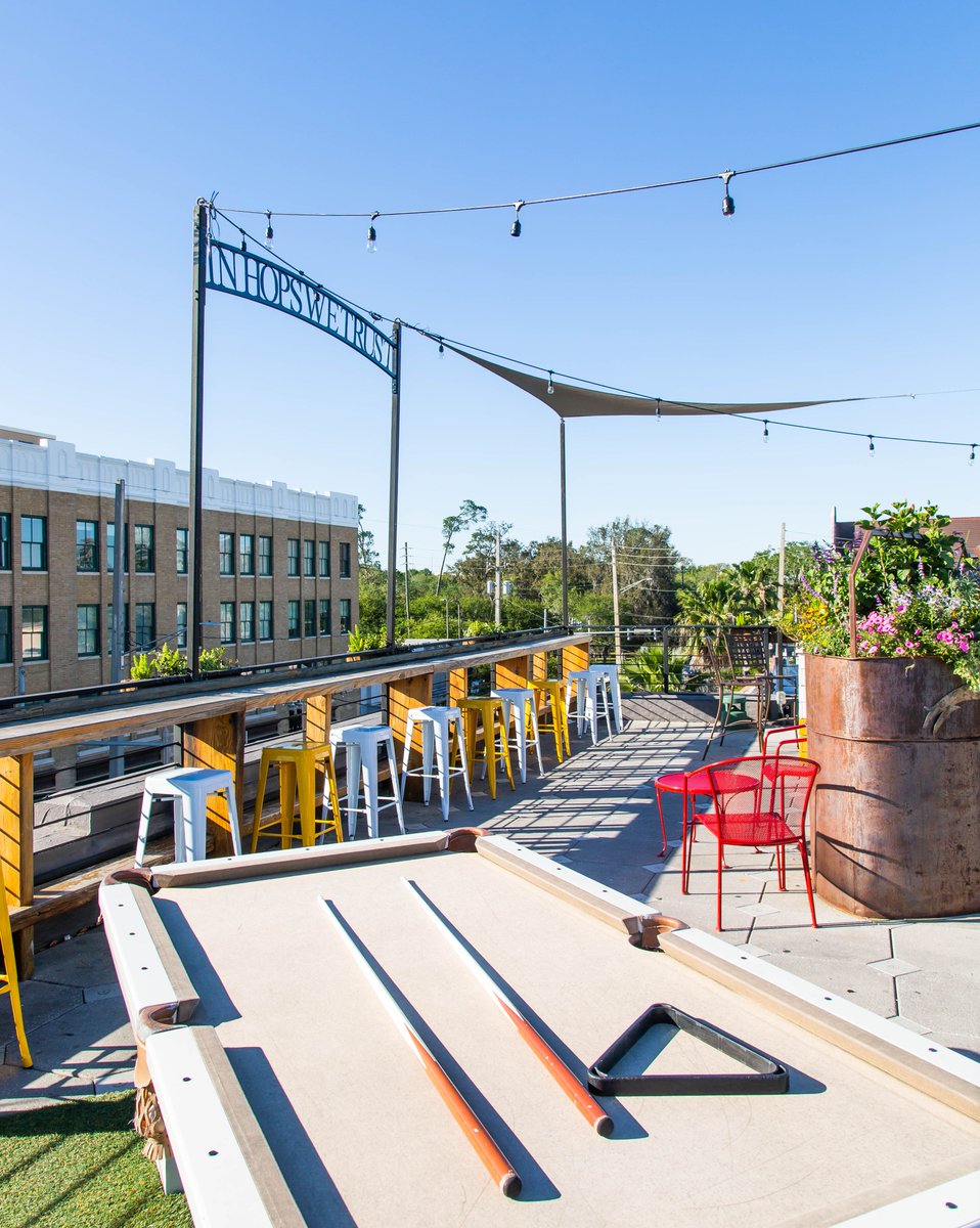 The Garten Rooftop 🍃
Check out our drink and food menus here: bit.ly/2LEymH8
#hoptinger #5pointsjax