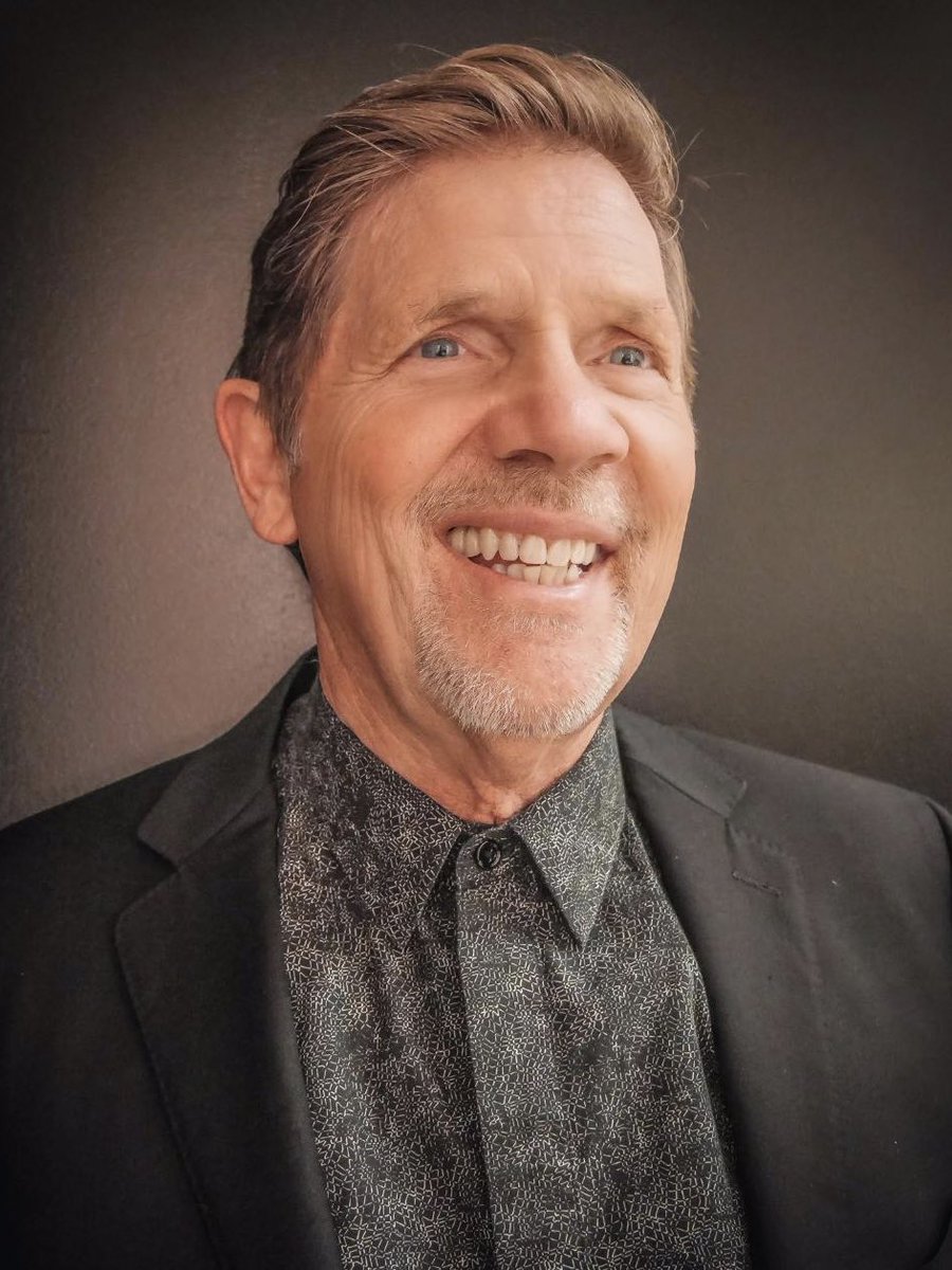 mikeandmindys's tweet photo. Creators Spotlight: #TimothyDLee // Co-Composer &amp; Co-Lyricist of #MikeAndMindysWildWeekendJam. 30+ years w/ The #RighteousBrothers &amp; currently their Music Director/Tour Manager w/ residency at Harrah's Las Vegas. For more info: https://t.co/LBsUYiXdio #PlayersTheatre #NewMusical https://t.co/hycenVDWG7