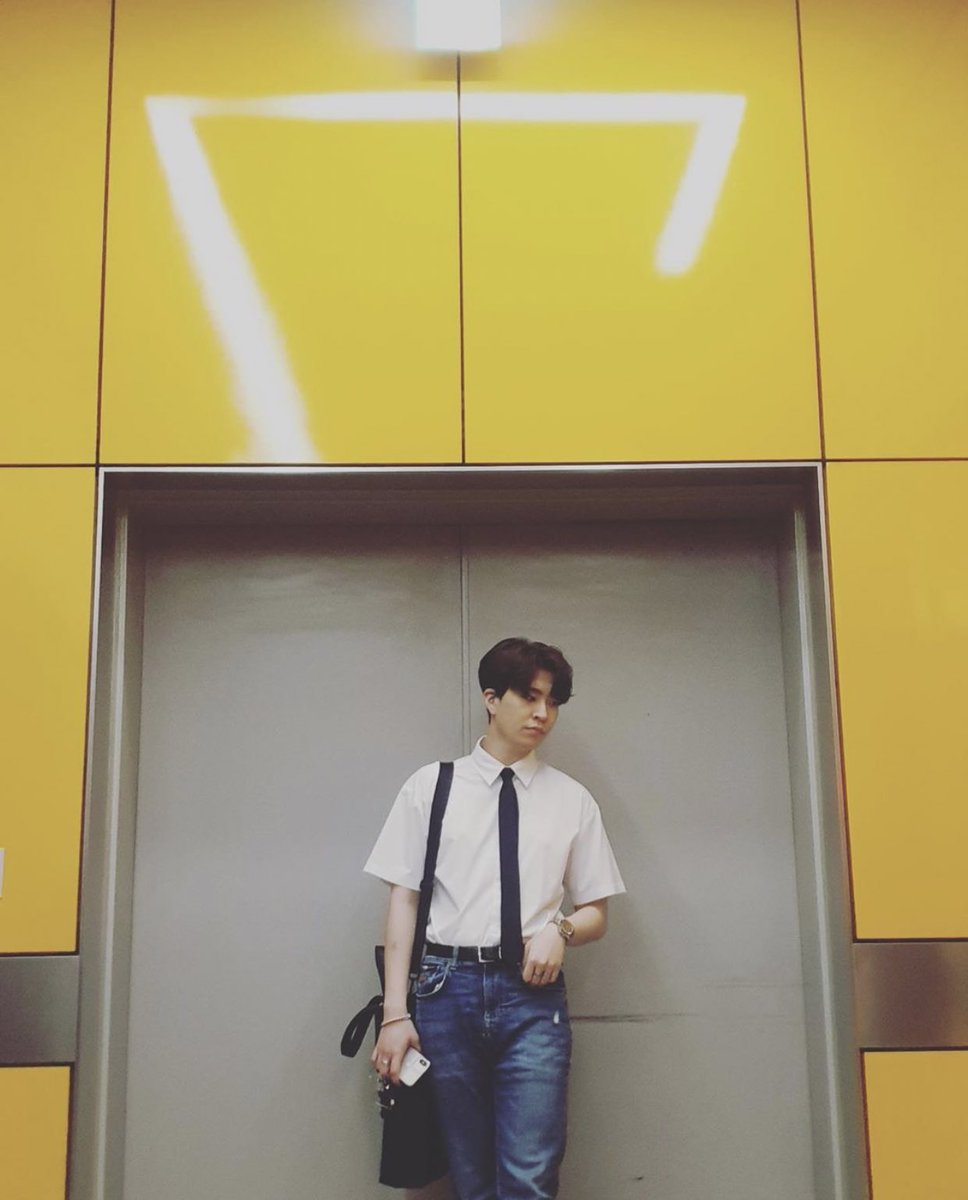 LUVIEBlNNIE's tweet photo. Eu sou uma cadelinha muito alimentada quem amou
#ITSTIMEFORASOLO
#이번은_Ars_차례
#Youngjae
#GOT7 https://t.co/0U3uOImFLT