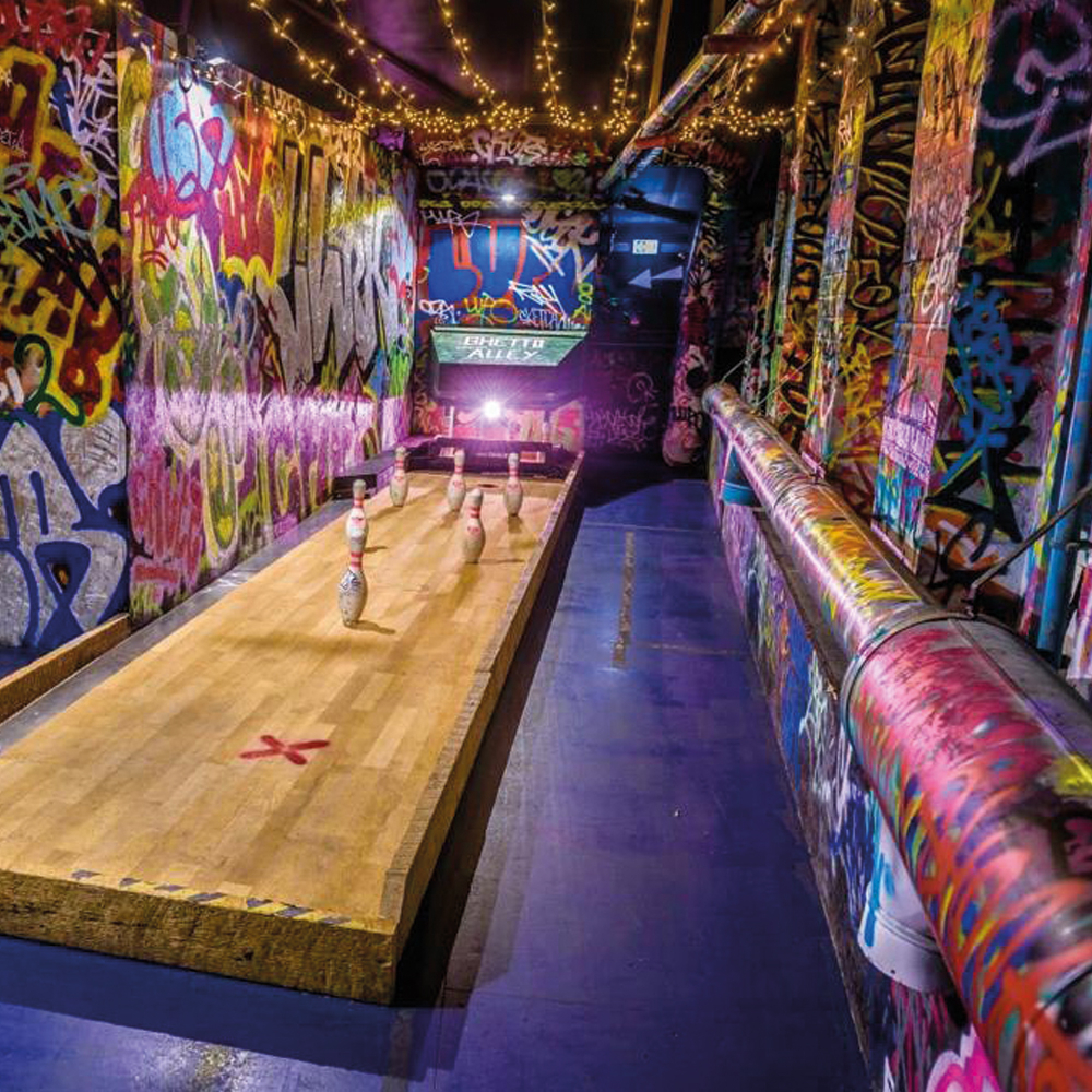It’s a crazy golf course but you play it down a bowling alley.....makes sense in our world anyway 😂Our Birmingham and Liverpool venues both have a bowling hole!  - whats your favourite hole at Ghetto?  #golfholes #crazygolf #creatives #madeinhouse #design #bowling #ghettogolf