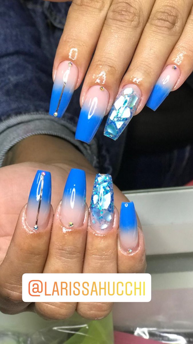 A fada das unhas 🧚‍♀️💅🏻mas uma vês arrasou deu o nome melhor não existe <a href="/fadadasunhas_/">Larissa Hucchi</a>