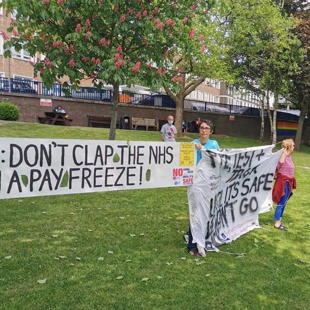SWPSheffield's tweet photo. Today's protest called by @council_trades took place outside #Sheffield Town Hall & the Hallamshire Hospital. #NoReturnUnsafe #FiveTests #DefendNHS #JuneTooSoon
#NotSafeNoSchool #PeopleBeforeProfit #HealthBeforeWealth https://t.co/jROXc1gGVj