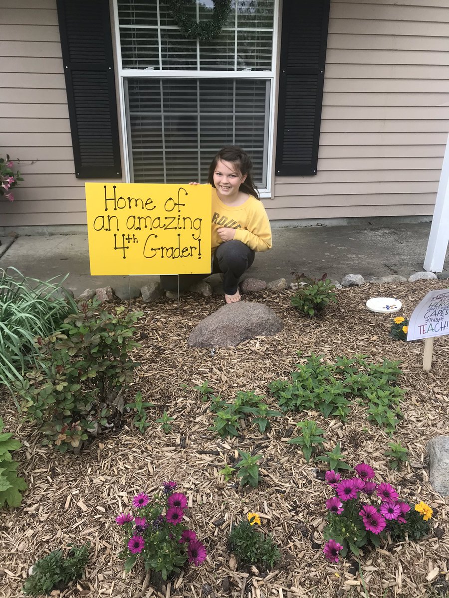 HESVerBryck1's tweet photo. 4th grade teachers....THANK YOU!! You made this gals day!! https://t.co/HnMzFgRkJU