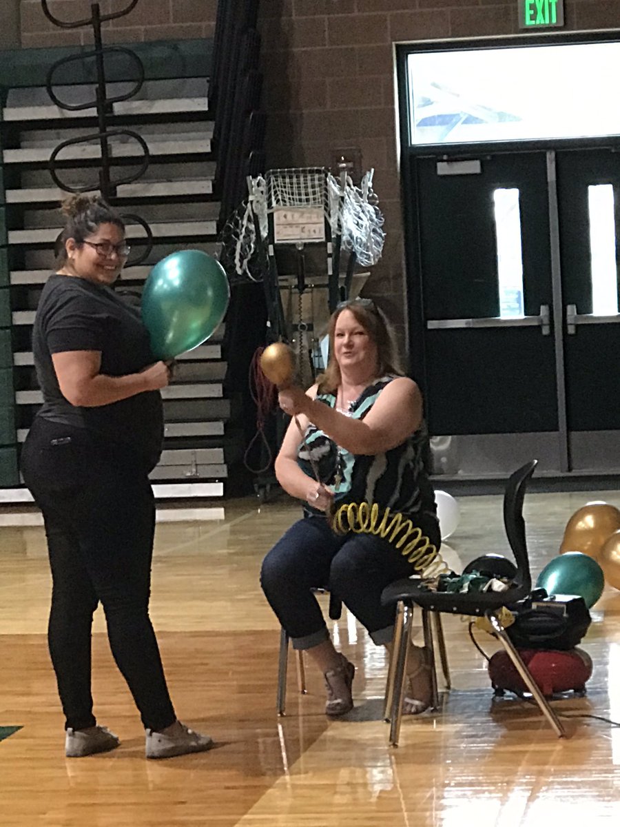 9Salazar79's tweet photo. @RGC_MS_HS Graduation Prep w/ @cottrellmath @MrsMichna #BalloonCrew #ColeFamily https://t.co/I6SuP63NTX