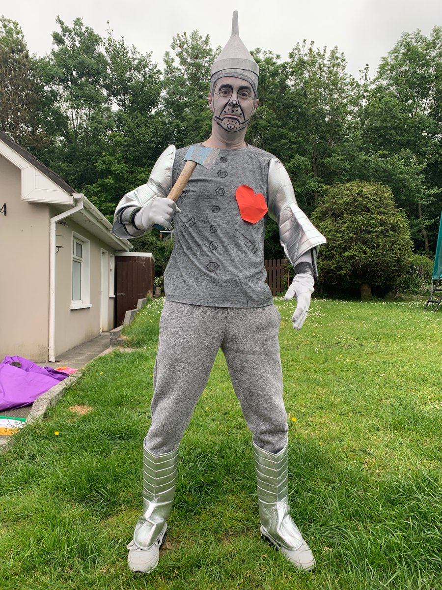 Emmalyn369gmai1's tweet photo. #bgetdressup Hours of fun creating The Wiz! win or lose we will make sure to be at the Bord Gais next year, from a very musical family <3 @BGETheatre @IrelandAMVMTV https://t.co/2z8tN5pdFq