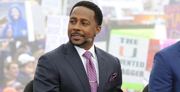 247Sports's tweet photo. ESPN analyst and former Michigan star Desmond Howard predicts Chuba Hubbard to win the Heisman Memorial Trophy this season. 

https://t.co/4exOMHxtwE https://t.co/fS53Ot6tpu
