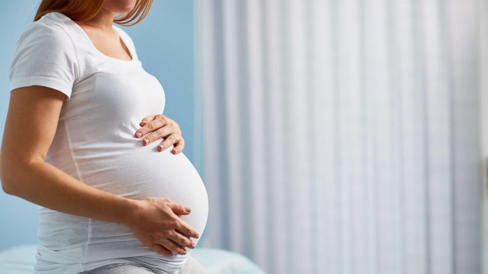 “Jika saya mengandung atau menyusu, ada alternatif tak doktor?” Boleh gunakn azeleic acid sebagai alternatif kerana ia pregnancy safe, lactation safe.Ia juga boleh mengurangkan jerawat dan pigmentasi disebabkan oleh hormon ketika mengandung/ menyusu.