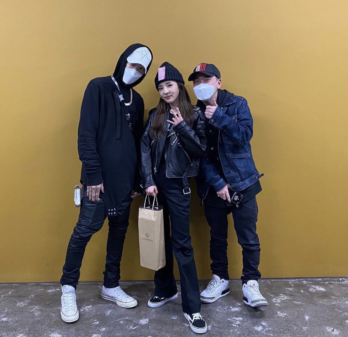 performerDARA's tweet photo. It’s been a while 😭 Musical Actress Dara with XIN and Soonho.
https://t.co/Is8ufTjAbl
“Pretending I watched the musical but I still went to Seokyeong University #AnotherOhHaeyoung #ComingBackAgain” #SandaraPark #산다라박 https://t.co/Pfg1E0Cxar