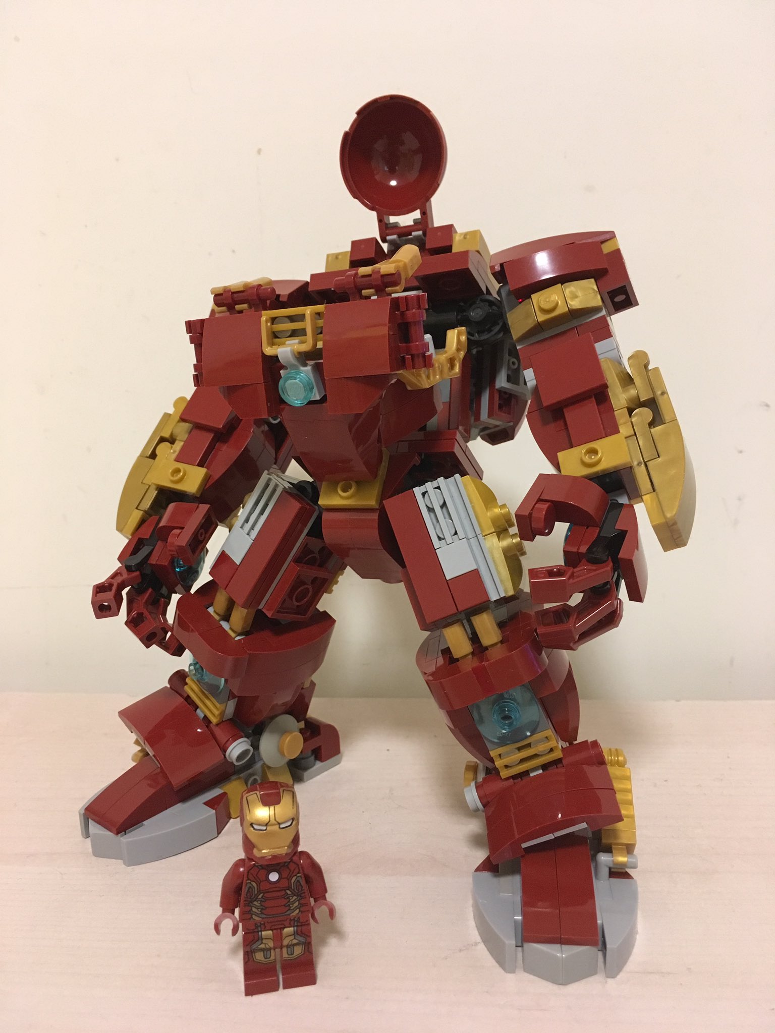 Lego hulkbuster 2.0 sale