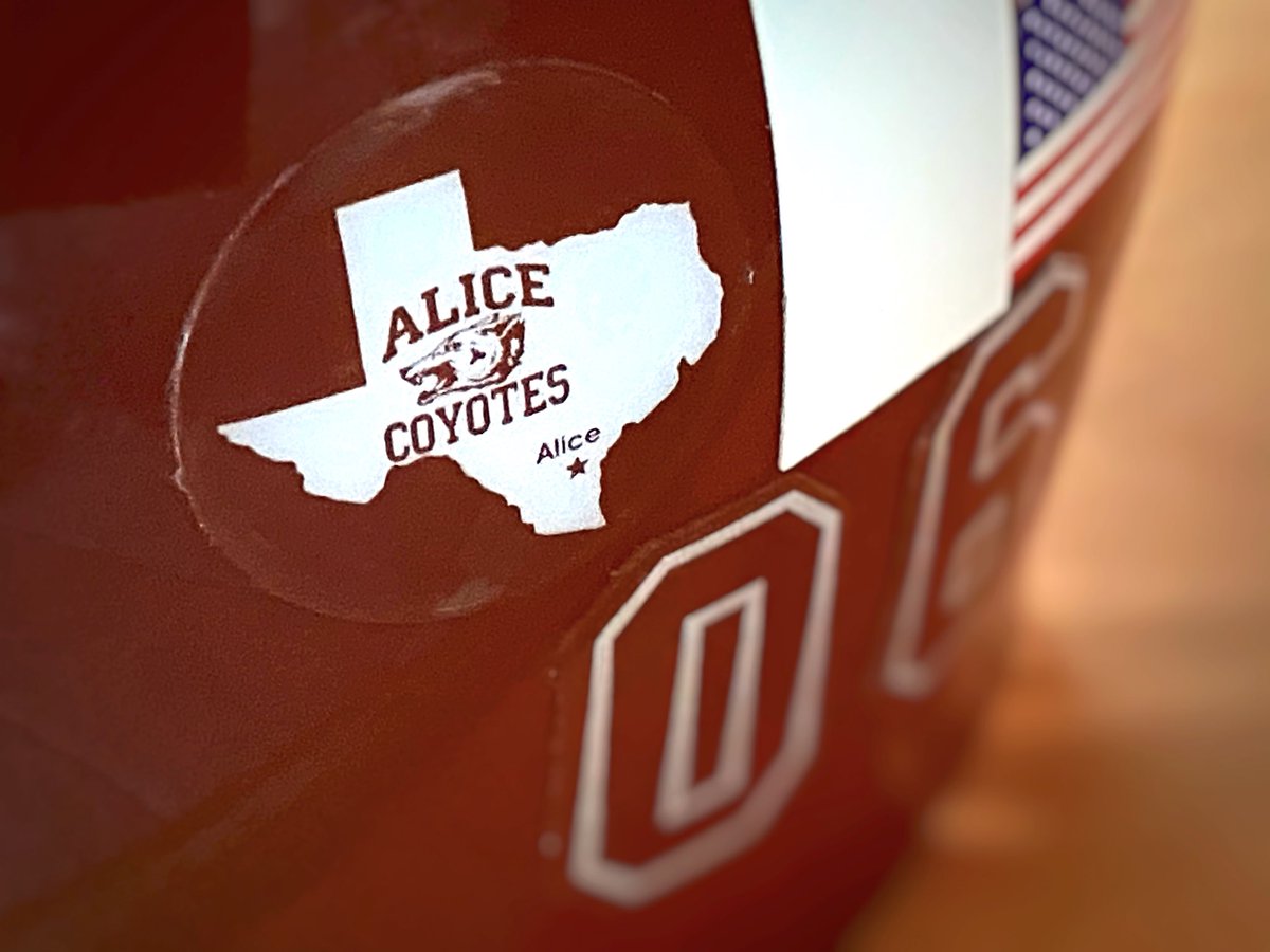 This Alice Coyotes sticker on the back of the ‘06 helmet in the <a href="/AliceISD/">Alice ISD</a> trophy case is second a to none! <a href="/AliceAthletics1/">@AliceAthletics</a> <a href="/AliceCoyotes1/">Alice Coyotes</a> <a href="/AliceHS_Coyotes/">Alice High School</a>