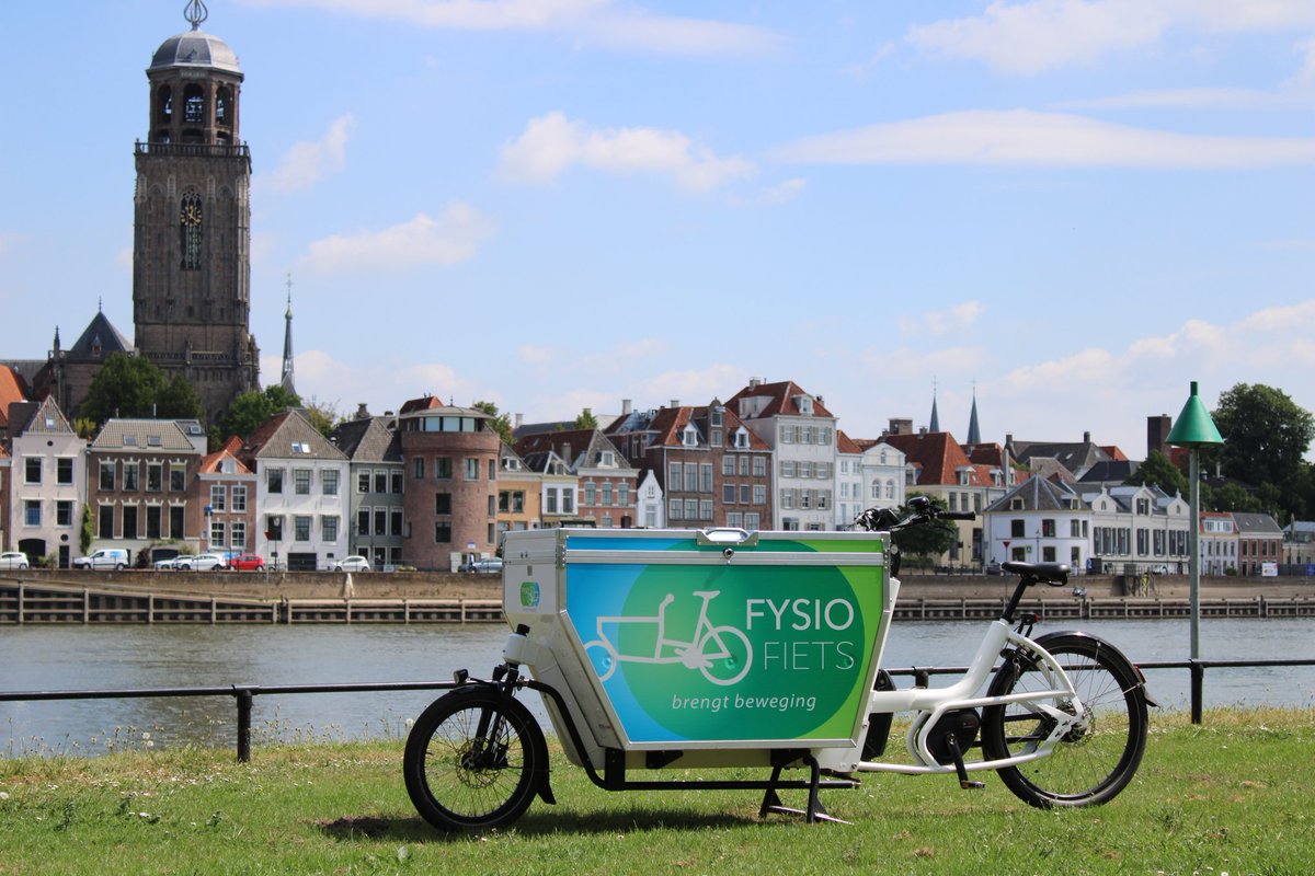 Fysiotherapie in jouw eigen omgeving: thuis of bijv. op het werk. Dáár waar de klacht is. En zeker in deze Corona-tijd een voordeel, als jij liever niet in een wachtkamer plaatsneemt. fysiofiets.nl #deventer #fysiooplocatie #blijfthuis #fysioaanhuis #altijdindebuurt