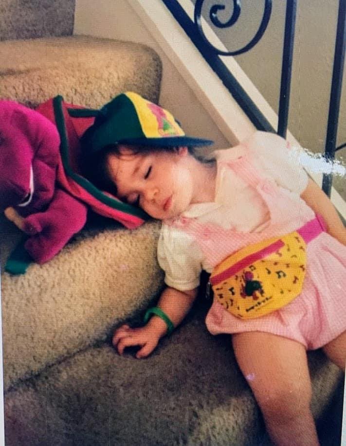 deconciliiss's tweet photo. #ThrowbackThursday brought to you by a family favorite! While I’m not AS big of a Barney fan, I can still nap just about anywhere! #Mc3G #McGConnected 😂😴💙💛 @McGuffey_MS https://t.co/XB6KtkVXqI