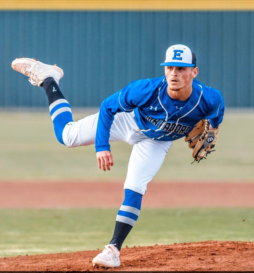 Senior Spotlight: Keanu Maldonado #7
#WIT <a href="/EstacadoHS/">Estacado High School</a> <a href="/AthleticsLISD/">Lubbock ISD Athletics</a> @LoneStarVarsity @PaulTubbs_TV <a href="/pchristy11/">Pete Christy</a> <a href="/HubCityPrepsLBK/">HubCityPreps.com</a> @TXHSathletics