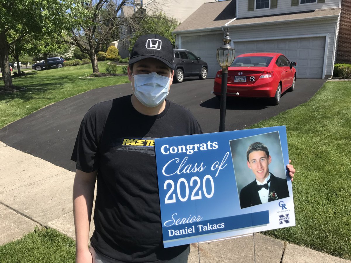 CR is busy delivering nearly 900 lawn signs to the households of its graduates today. Approximately 200 Council Rock teachers are participating in today's drop off event while following social distancing guidelines.