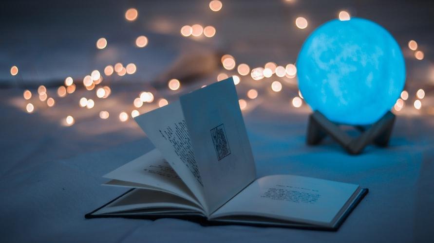 SPak2016's tweet photo. “Books are a uniquely portable magic.” – Stephen King

#WordsOfWisdom #Books #Magic https://t.co/fEFWxAnrQV