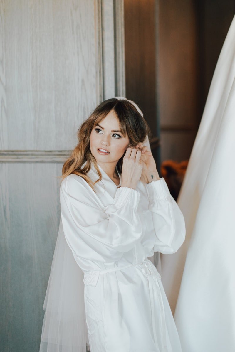 DebbyRyanJPN's tweet photo. にしても、
ウェディングドレス姿が美しすぎてずっと眺めていられますね？？👗🤍🤍

このドレスは以前Vogueで見かけた時から目を付けていたそうで、
「長い間これを着るのを想像してたの。カメラフォルダ『ウェディング』に唯一保存してたドレスよ。」だそう😂😂 https://t.co/RT3dPMj2ld