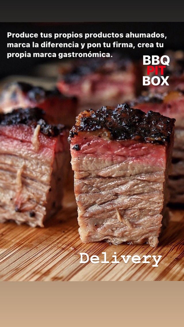 budtrading1's tweet photo. El colágeno se desnaturaliza y se convierte en gelatina, una sustancia extremadamente suave que aporta jugosidad y extraordinario sabor a la carne. #ahumados #carbonyleña #bbqpitbox #comanderbbq #ahumadosabemejor #elartedeahumar #ahumarenpanama #brisket #pulledpork #horeca https://t.co/b9LkGlLI8C