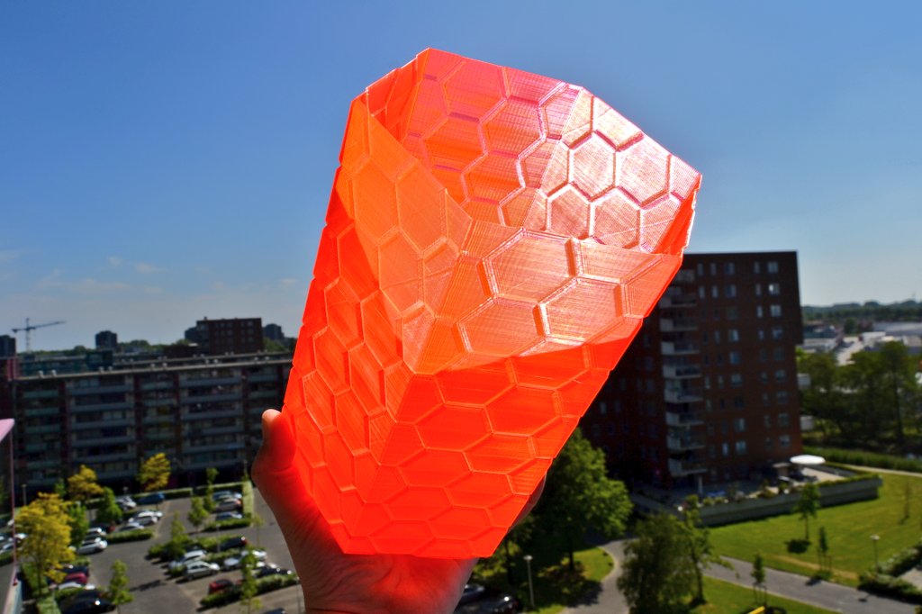 de3dprintman's tweet photo. This Graphene Vase is printed in @PlasticzNL Orange Transparent #PETG in 0.2mm layers in vase mode on the #WISTRO_M2. I used my new #Cura profile and it works very well.
https://t.co/ZvnwQQd7pl
#3dprinting #3dp #3dmodel #fudream3d #maker #makermovement #plasticz #de3dprintman https://t.co/iSFBAfmh56