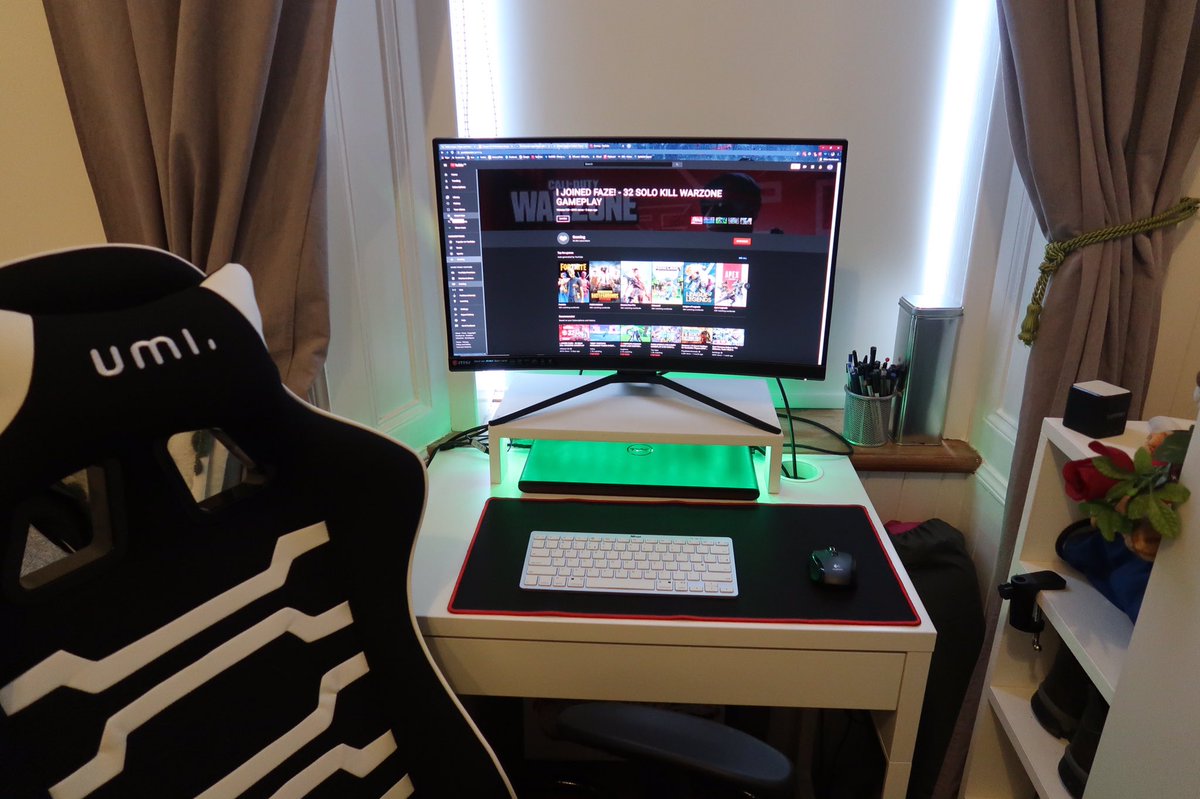 Universal_Mouse's tweet photo. This new monitor from MSI is amazing. One of the best pieces of tech I have ever bought #msi #msigaming #consolesetup #gamingsetup #xbox #xboxgaming https://t.co/D5Jk9LgffA